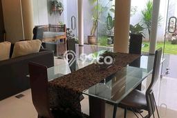Rumah Mewah LB 450m2 Siap Pakai Desain Elegan di Sayap Dago, Bandung Rumah Mewah LB 450m2 Siap Pakai Desain Elegan di Sayap Dago, Bandung