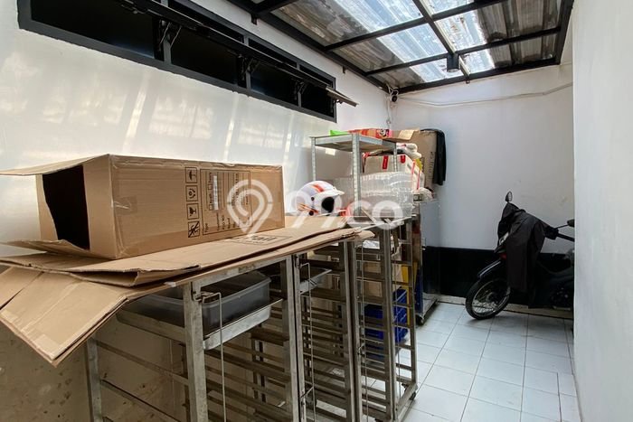 Unit Komersial Dijual di Cilandak Jakarta Selatan Luas Tanah 192m2, Luas Bangunan 160m2 Unit Komersial Dijual di Cilandak Jakarta Selatan Luas Tanah 192m2, Luas Bangunan 160m2