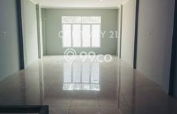 Ruko untuk disewa di Ciracas punya LT 320m2 & LB 66m2 harga sewa kompetitif Ruko untuk disewa di Ciracas punya LT 320m2 & LB 66m2 harga sewa kompetitif