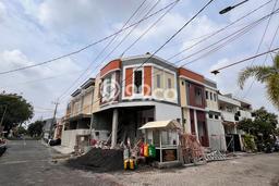 Kost Dijual Lokasi Rungkut, Surabaya, Spesifikasi 12 Kamar Tidur dan Luas 200m2 Kost Dijual Lokasi Rungkut, Surabaya, Spesifikasi 12 Kamar Tidur dan Luas 200m2