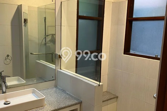 Rumah di Mampang Prapatan, Dekat Tol, 3 KM, LT 850m² Bangunan 400m² Rumah di Mampang Prapatan, Dekat Tol, 3 KM, LT 850m² Bangunan 400m²