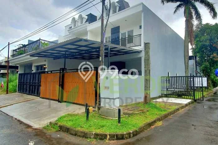 Rumah Modern Minimalis 4 KT Bisa Langsung Pindah di Serpong Utara Rumah Modern Minimalis 4 KT Bisa Langsung Pindah di Serpong Utara