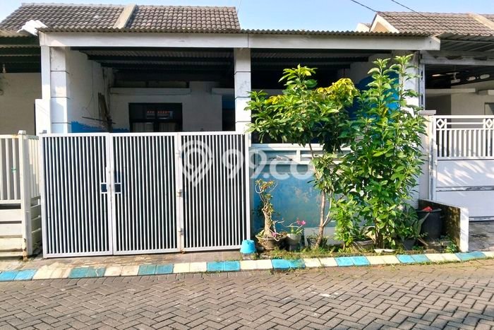 Jual Rumah Harga Miring Sidoarjo Punya 2 Kamar & LT 90m2 Jual Rumah Harga Miring Sidoarjo Punya 2 Kamar & LT 90m2