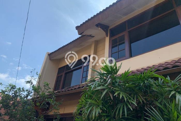 Rumah Elit Modern Tanpa Renovasi di Buah Batu Bandung Rumah Elit Modern Tanpa Renovasi di Buah Batu Bandung