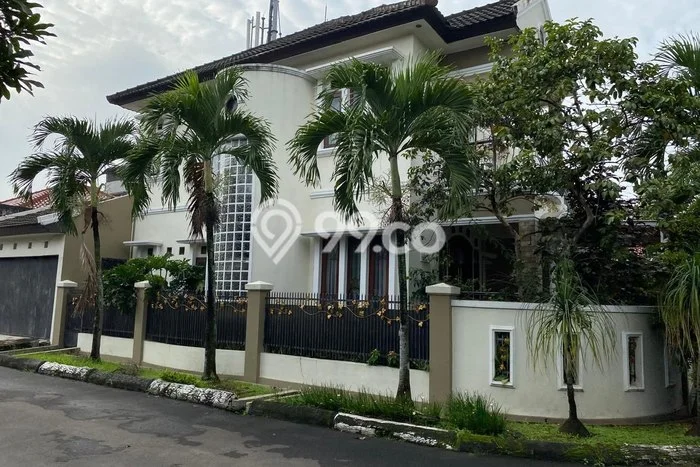 Ready to Use! Premium House LT 220m2 Desain Modern di Soekarno Hatta Ready to Use! Premium House LT 220m2 Desain Modern di Soekarno Hatta