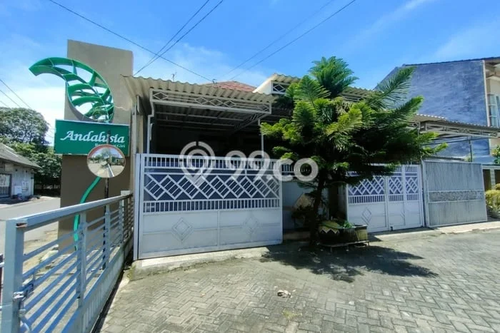 Hunian Strategis 3 KT LB 115m2 Kondisi Bagus di Gresik Kota Hunian Strategis 3 KT LB 115m2 Kondisi Bagus di Gresik Kota