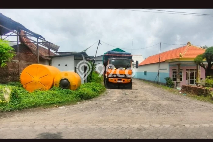 Gudang Dijual di Gresik LT 1004m2 & LB 900m2 Lokasi Terbaik! Gudang Dijual di Gresik LT 1004m2 & LB 900m2 Lokasi Terbaik!