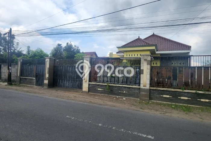 Rumah Modern Cantik 4 Kamar Siap Huni di Tulungagung Rumah Modern Cantik 4 Kamar Siap Huni di Tulungagung