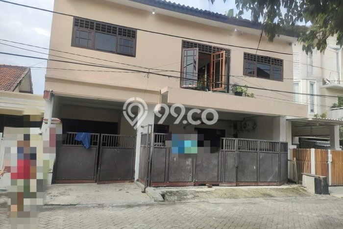 For Sale Rumah 4 Kamar Lokasi Ideal Bagus dan Strategis di Rungkut For Sale Rumah 4 Kamar Lokasi Ideal Bagus dan Strategis di Rungkut