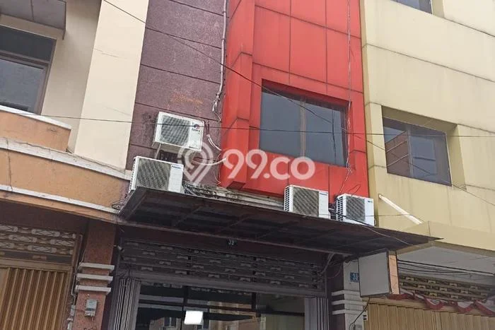 Ruko Dijual di Surabaya LT 57m2 & LB 171m2 Lokasi Terbaik! Ruko Dijual di Surabaya LT 57m2 & LB 171m2 Lokasi Terbaik!