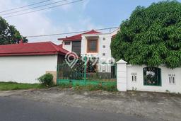 Ready to Use! Luxury House LT 4620m2 Desain Modern di Kediri Ready to Use! Luxury House LT 4620m2 Desain Modern di Kediri