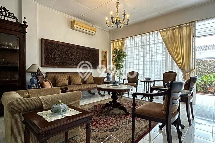 Rumah Luxury Modern Tanpa Renovasi di Pejaten Jakarta Selatan Rumah Luxury Modern Tanpa Renovasi di Pejaten Jakarta Selatan