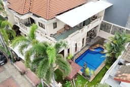 Rumah Luxury Modern Tanpa Renovasi di Citraland Surabaya Rumah Luxury Modern Tanpa Renovasi di Citraland Surabaya