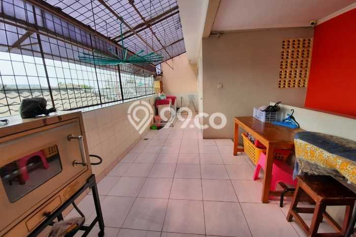 Siap Huni Hunian Elit 6 Kamar di Cengkareng Dekat ke Mana Pun Siap Huni Hunian Elit 6 Kamar di Cengkareng Dekat ke Mana Pun