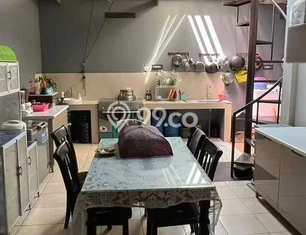 Rumah Lingkungan Asri di , Bandung, LT 152m2m² LB 272m2m² Rumah Lingkungan Asri di , Bandung, LT 152m2m² LB 272m2m²