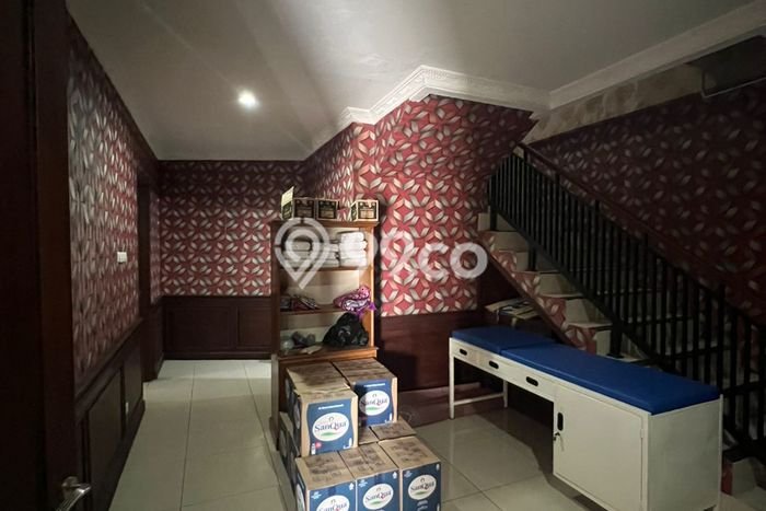 Unit Komersial Dijual di Tapos Depok Luas Tanah 705m2, Luas Bangunan 250m2 Unit Komersial Dijual di Tapos Depok Luas Tanah 705m2, Luas Bangunan 250m2