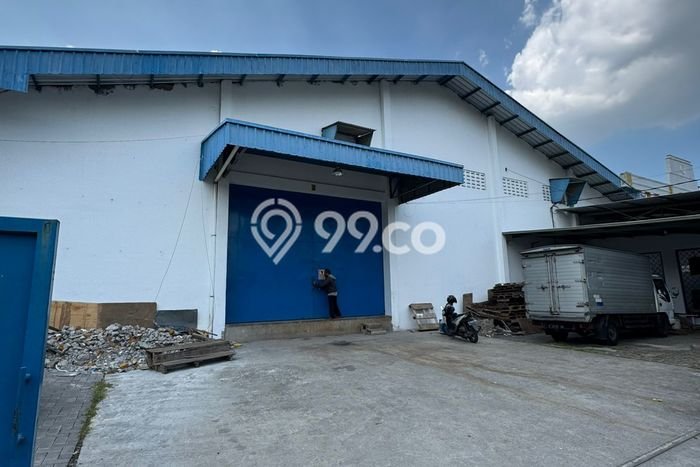 Unit Gudang Disewa Lokasi Ngaliyan, Semarang Spesifikasi Luas Bangunan 1200m2 Unit Gudang Disewa Lokasi Ngaliyan, Semarang Spesifikasi Luas Bangunan 1200m2
