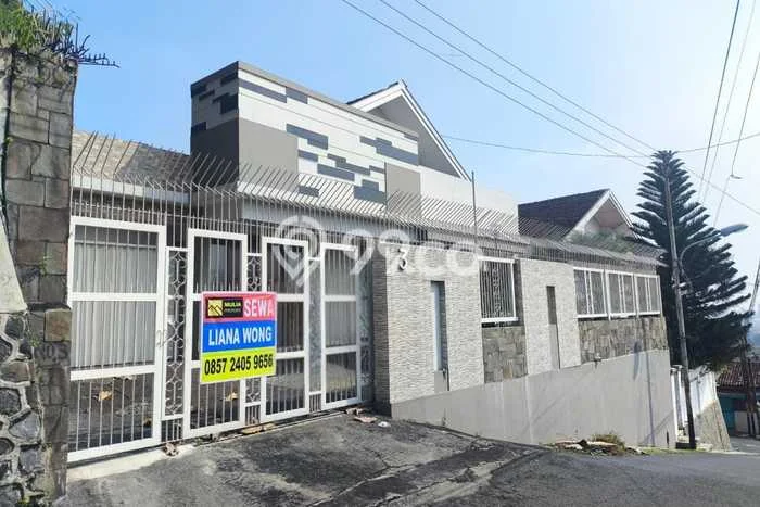 Disewakan! Rumah 3 Kamar Tidur &
2 Kamar Mandi di Kawi, Semarang Disewakan! Rumah 3 Kamar Tidur &
2 Kamar Mandi di Kawi, Semarang