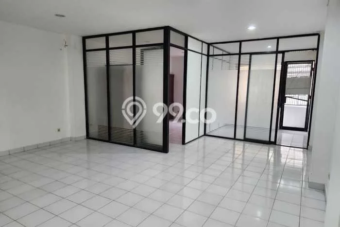 Komersial Dijual di Jakarta Barat LT 100m2 & LB 85m2 Lokasi Terbaik! Komersial Dijual di Jakarta Barat LT 100m2 & LB 85m2 Lokasi Terbaik!