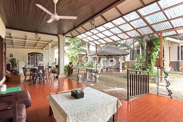 Rumah Elit Modern Tanpa Renovasi di Pondok Indah Jakarta Selatan Rumah Elit Modern Tanpa Renovasi di Pondok Indah Jakarta Selatan