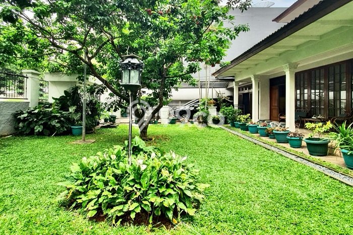 Ready to Use! Luxury House LT 715m2 Desain Modern di Pondok Indah Ready to Use! Luxury House LT 715m2 Desain Modern di Pondok Indah
