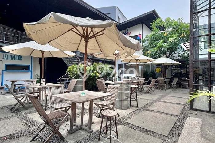Unit Komersial Dijual di Kebayoran Baru Jakarta Selatan 1000m2 Unit Komersial Dijual di Kebayoran Baru Jakarta Selatan 1000m2