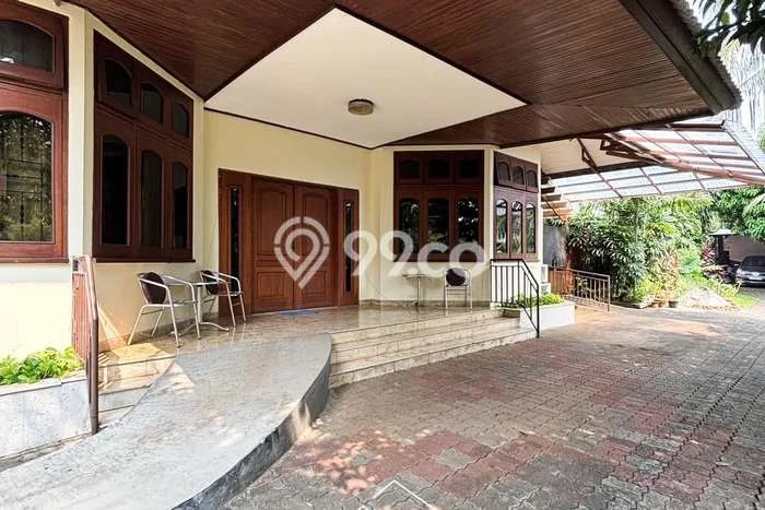 Rumah Elit Modern Tanpa Renovasi di Pondok Indah Jakarta Selatan Rumah Elit Modern Tanpa Renovasi di Pondok Indah Jakarta Selatan