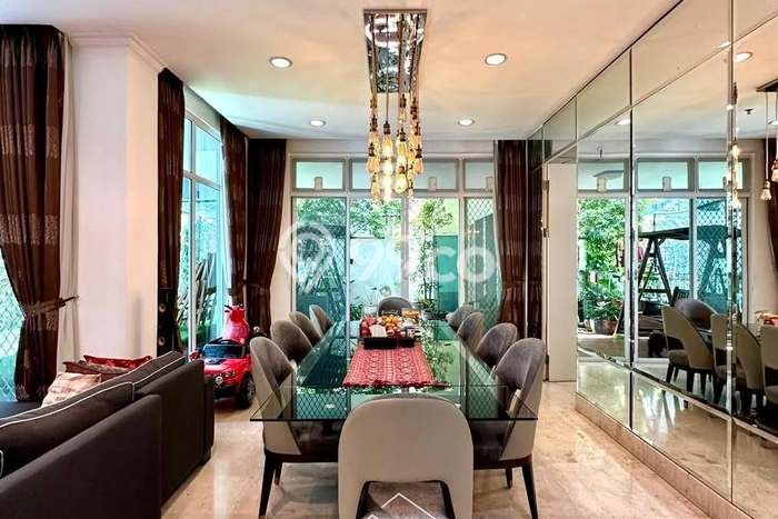 Rumah Elit LB 510m2 Siap Huni Desain Elegan di Ampera, Jakarta Selatan Rumah Elit LB 510m2 Siap Huni Desain Elegan di Ampera, Jakarta Selatan