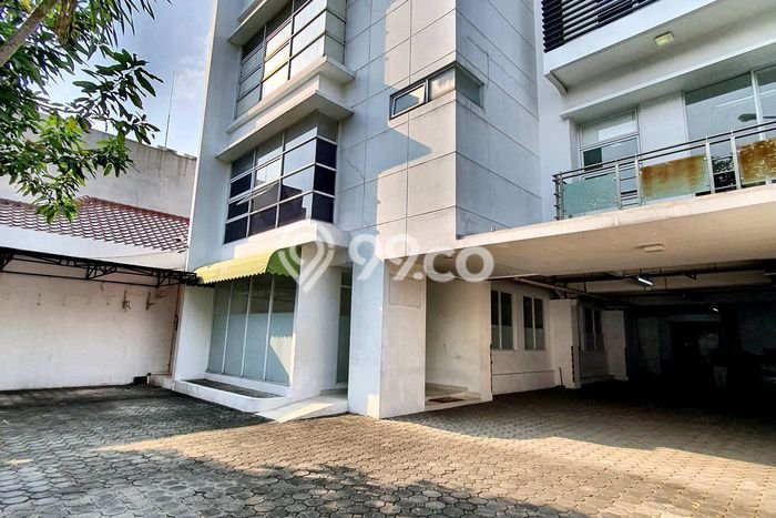 Ruko Dijual di Menteng LT 662m2, LB 1012m2 untuk Investasi Ruko Dijual di Menteng LT 662m2, LB 1012m2 untuk Investasi