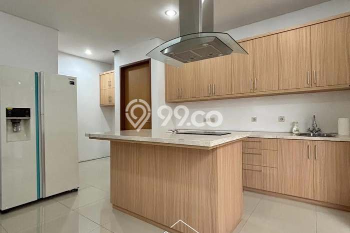 Rumah Mewah LB 192m2 Siap Huni Desain Elegan di Veteran, Jakarta Selatan Rumah Mewah LB 192m2 Siap Huni Desain Elegan di Veteran, Jakarta Selatan