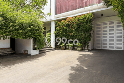 Dijual Rumah Mewah Elegan Dengan View Eksklusif di Kemang, Jakarta Selatan Dijual Rumah Mewah Elegan Dengan View Eksklusif di Kemang, Jakarta Selatan