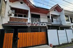 Dijual Rumah Luas Elegan Dengan View Cantik di Kalibata, Jakarta Selatan Dijual Rumah Luas Elegan Dengan View Cantik di Kalibata, Jakarta Selatan