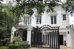Rumah Luxury Modern Tanpa Renovasi di Pondok Indah Jakarta Selatan Rumah Luxury Modern Tanpa Renovasi di Pondok Indah Jakarta Selatan