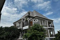 Hunian Mewah LB 500m2 Siap Huni Desain Elegan di Cibubur, Bogor Hunian Mewah LB 500m2 Siap Huni Desain Elegan di Cibubur, Bogor
