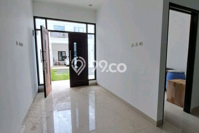 Jual Rumah Eksklusif 3 KT di Pondok Kelapa, Jakarta Timur Jual Rumah Eksklusif 3 KT di Pondok Kelapa, Jakarta Timur