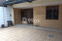 Lokasi strategis! Rumah siap huni disewakan di Grogol Petamburan LB 100m2 Lokasi strategis! Rumah siap huni disewakan di Grogol Petamburan LB 100m2