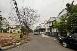 For Sale Hunian Rumah Terawat 3 Kamar di Semanan, Jakarta Barat For Sale Hunian Rumah Terawat 3 Kamar di Semanan, Jakarta Barat