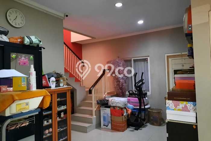 Siap Huni Rumah Mewah 6 Kamar di Cengkareng Dekat ke Mana Pun Siap Huni Rumah Mewah 6 Kamar di Cengkareng Dekat ke Mana Pun