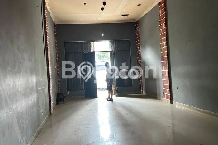 Ruko Disewa di Jakarta Selatan dengan LB 217m2 Area Komersial Ramai Ruko Disewa di Jakarta Selatan dengan LB 217m2 Area Komersial Ramai