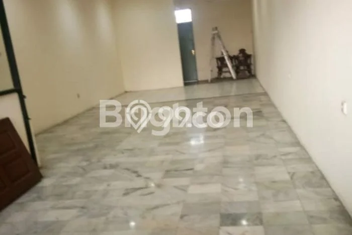 Lokasi Strategis! Dijual Ruko Bisnis di Kebayoran Baru, Jakarta Selatan Kondisi Baik Lokasi Strategis! Dijual Ruko Bisnis di Kebayoran Baru, Jakarta Selatan Kondisi Baik