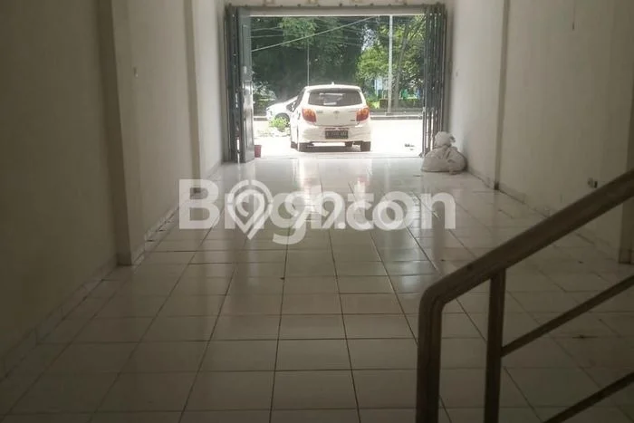 Disewakan Ruko komersial di Cibinong luas bangunan 120m2 Disewakan Ruko komersial di Cibinong luas bangunan 120m2