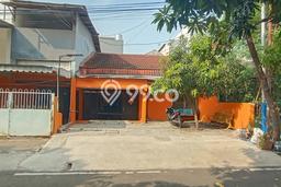Ready to Use! Premium House LT 176m2 Desain Elegan di Pulomas Ready to Use! Premium House LT 176m2 Desain Elegan di Pulomas