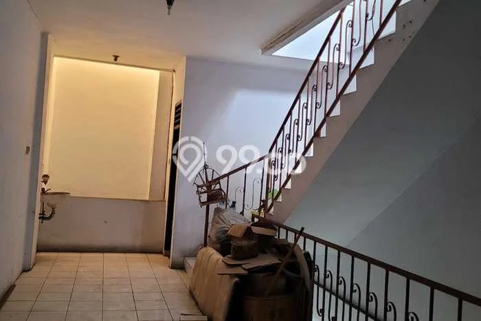 Ruko Dijual di Prime Area Jakarta Barat Luas 225m2 Ruko Dijual di Prime Area Jakarta Barat Luas 225m2