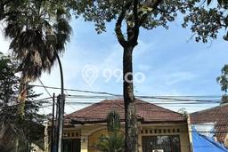 Rumah Elit LB 339m2 Siap Pakai Desain Elegan di Merdeka, Bandung Rumah Elit LB 339m2 Siap Pakai Desain Elegan di Merdeka, Bandung