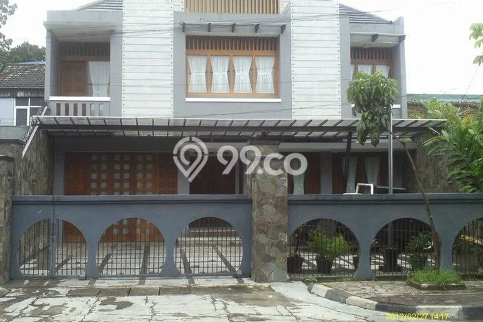 Rumah Luxury Modern Siap Huni di Burangrang Bandung Rumah Luxury Modern Siap Huni di Burangrang Bandung