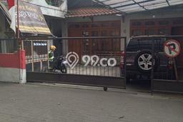 Rumah Elit Modern Tanpa Renovasi di Ciumbuleuit Bandung Rumah Elit Modern Tanpa Renovasi di Ciumbuleuit Bandung