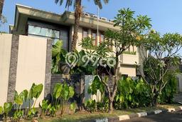 For Sale Rumah Mewah Exclusive di Kebon Jeruk, Jakarta Barat For Sale Rumah Mewah Exclusive di Kebon Jeruk, Jakarta Barat