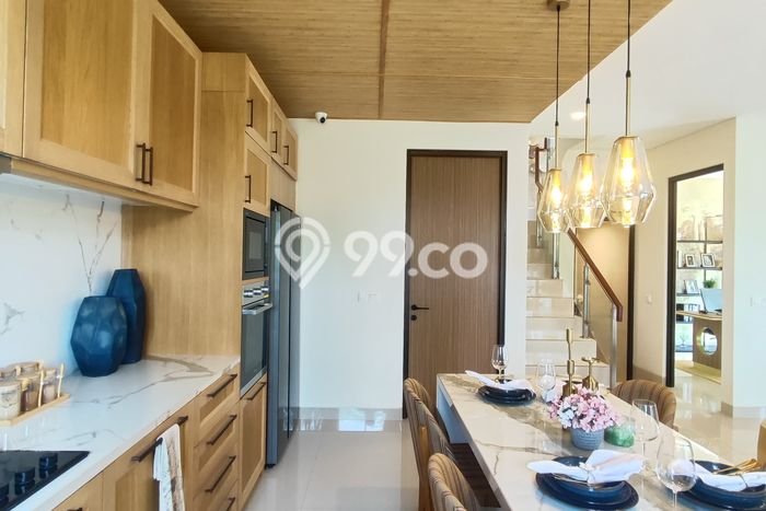 Dijual Rumah Luas Elegan Dengan View Eksklusif di Depok I, Depok Dijual Rumah Luas Elegan Dengan View Eksklusif di Depok I, Depok