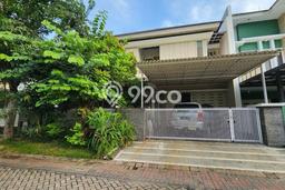 Rumah Mewah LB 292m2 Siap Pakai Desain Elegan di Pakuwon City, Surabaya Rumah Mewah LB 292m2 Siap Pakai Desain Elegan di Pakuwon City, Surabaya