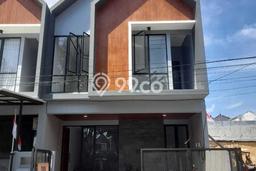 Dijual Hunian Rumah Nyaman 4 Kamar di Manyar, Surabaya Dijual Hunian Rumah Nyaman 4 Kamar di Manyar, Surabaya